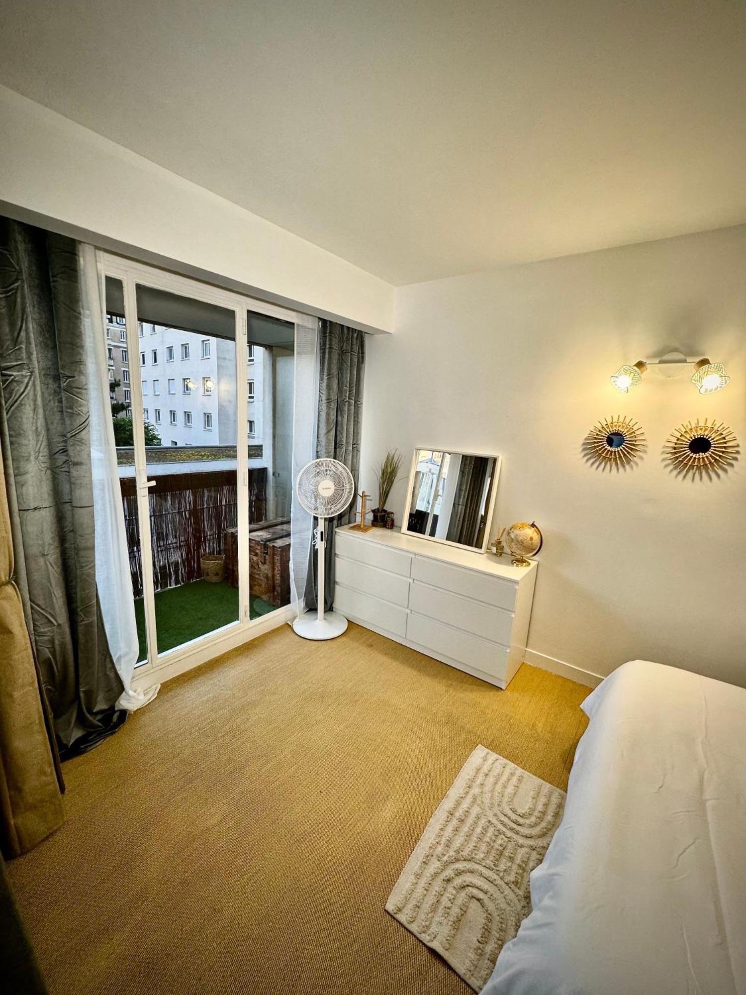 Appartement Avec Piscine Paris Exterior photo